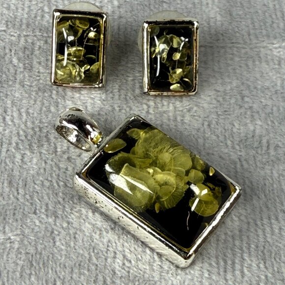 Floral Jewelry Pendant Pierced Earring Set Green Color Center Silver-Tone Frames - Picture 2 of 16